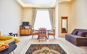 King-Kongs Luxury Cave